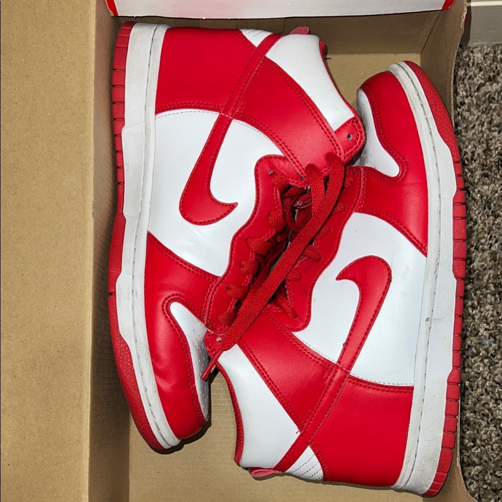 Nike Dunk High GS in Red and White